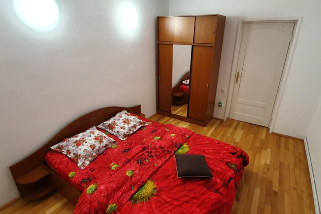 Titian'S Cozy Apartment Sibiu Exterior foto